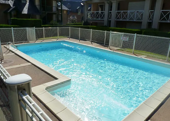 Pre De Bares Люс-Сен-Совёр